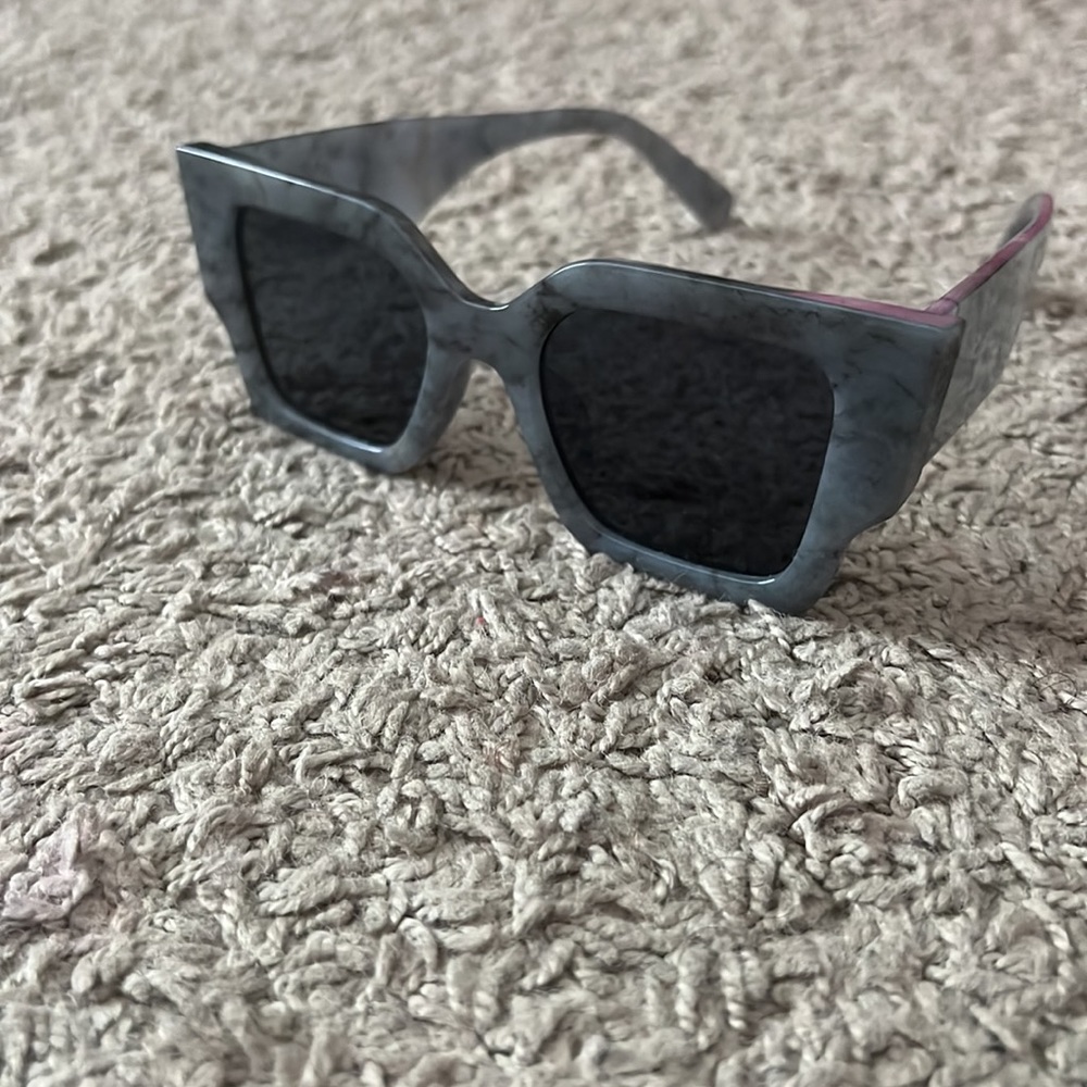 Gray Marble Square Frame Sunglasses - image 5